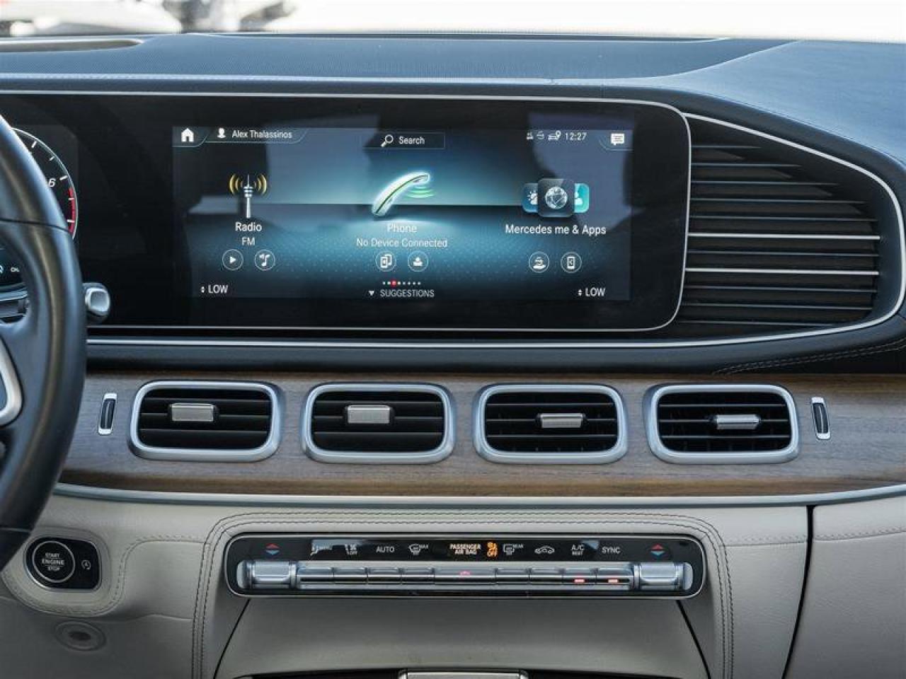 2022 Mercedes-Benz GLE GLE 450 4Matic 2 Sets of Tires Technology Pkg Prem Photo