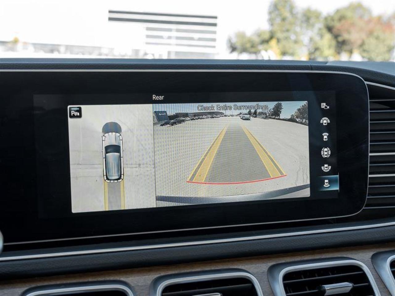 2022 Mercedes-Benz GLE GLE 450 4Matic 2 Sets of Tires Technology Pkg Prem Photo