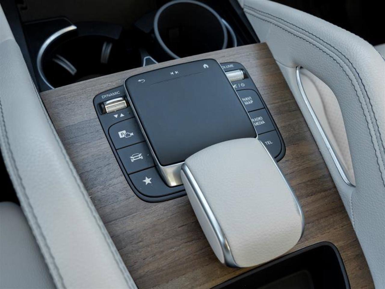 2022 Mercedes-Benz GLE GLE 450 4Matic 2 Sets of Tires Technology Pkg Prem Photo