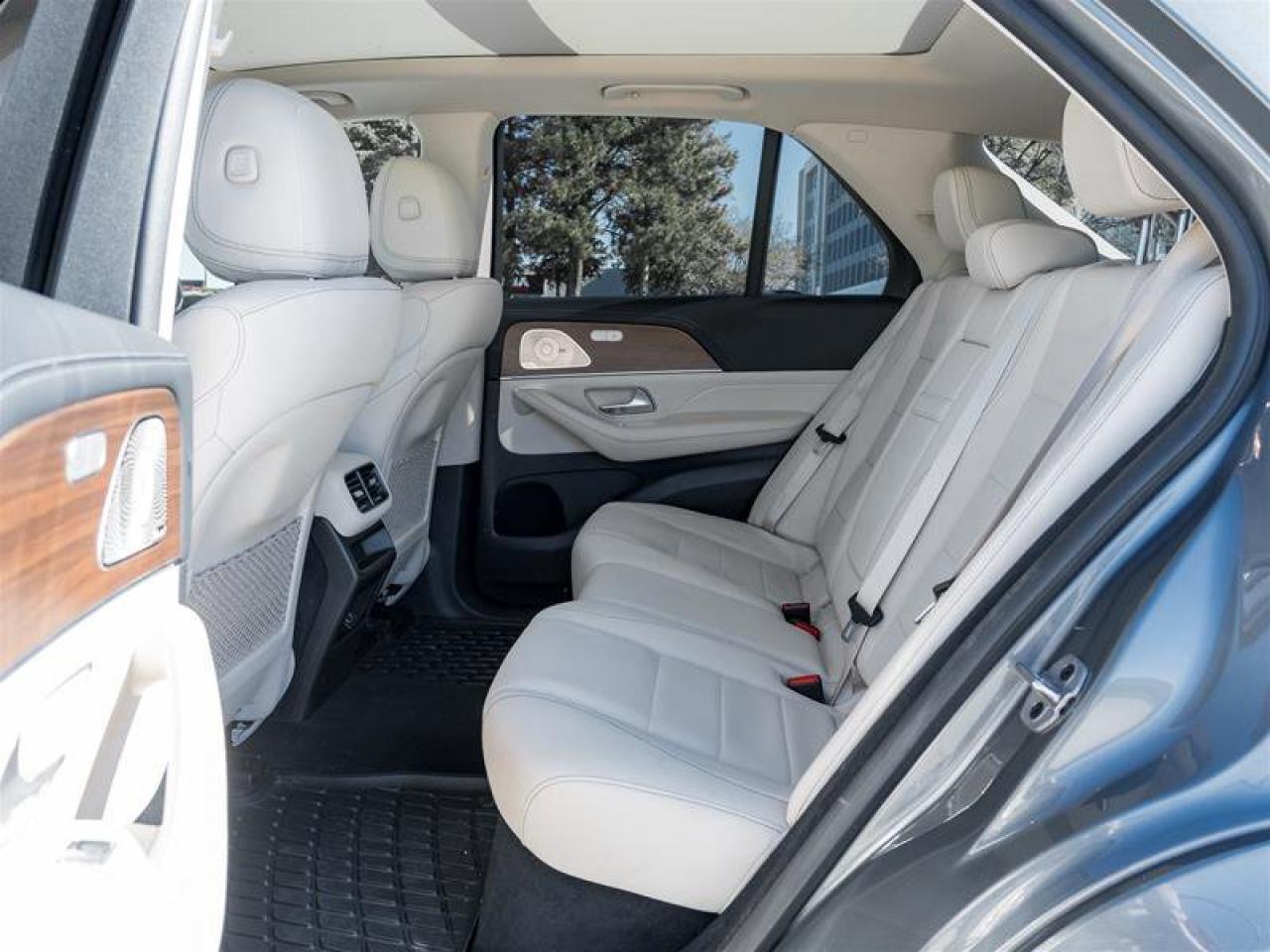 2022 Mercedes-Benz GLE GLE 450 4Matic 2 Sets of Tires Technology Pkg Prem Photo