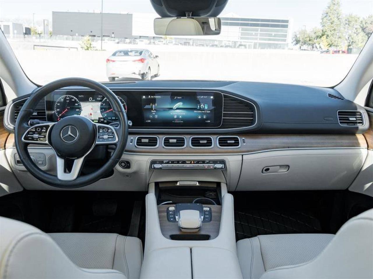 2022 Mercedes-Benz GLE GLE 450 4Matic 2 Sets of Tires Technology Pkg Prem Photo