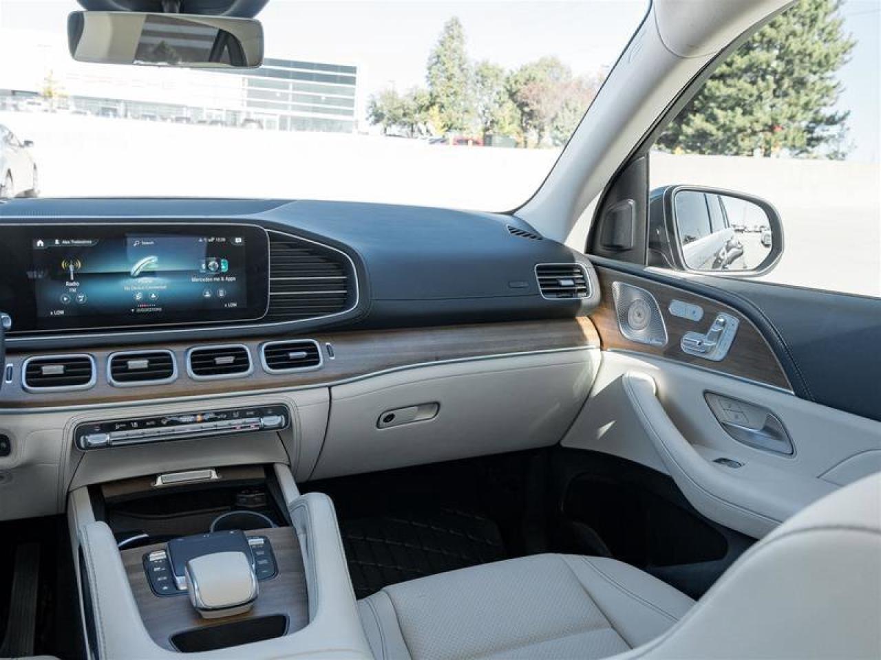 2022 Mercedes-Benz GLE GLE 450 4Matic 2 Sets of Tires Technology Pkg Prem Photo