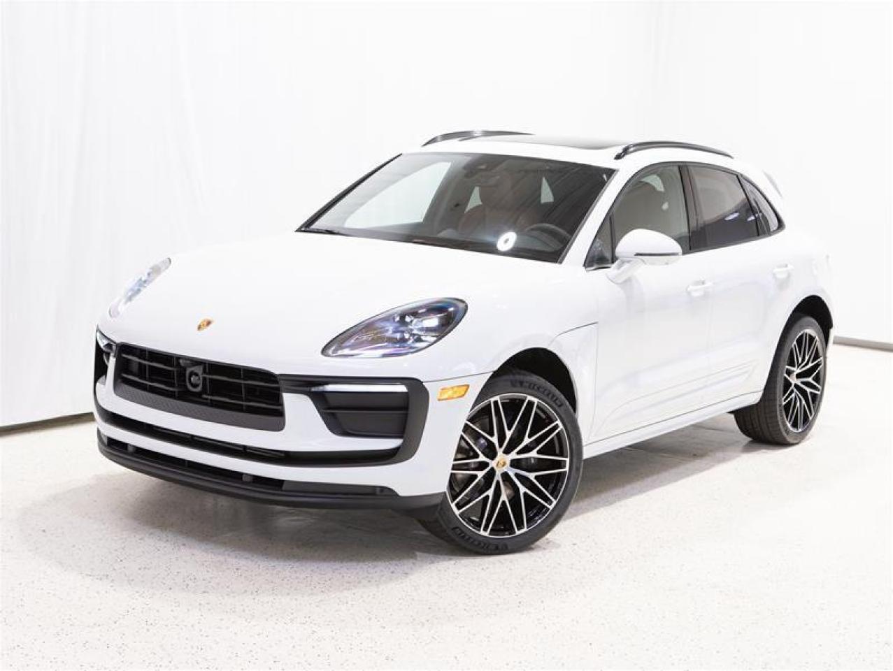 2025 Porsche Macan AWD Photo