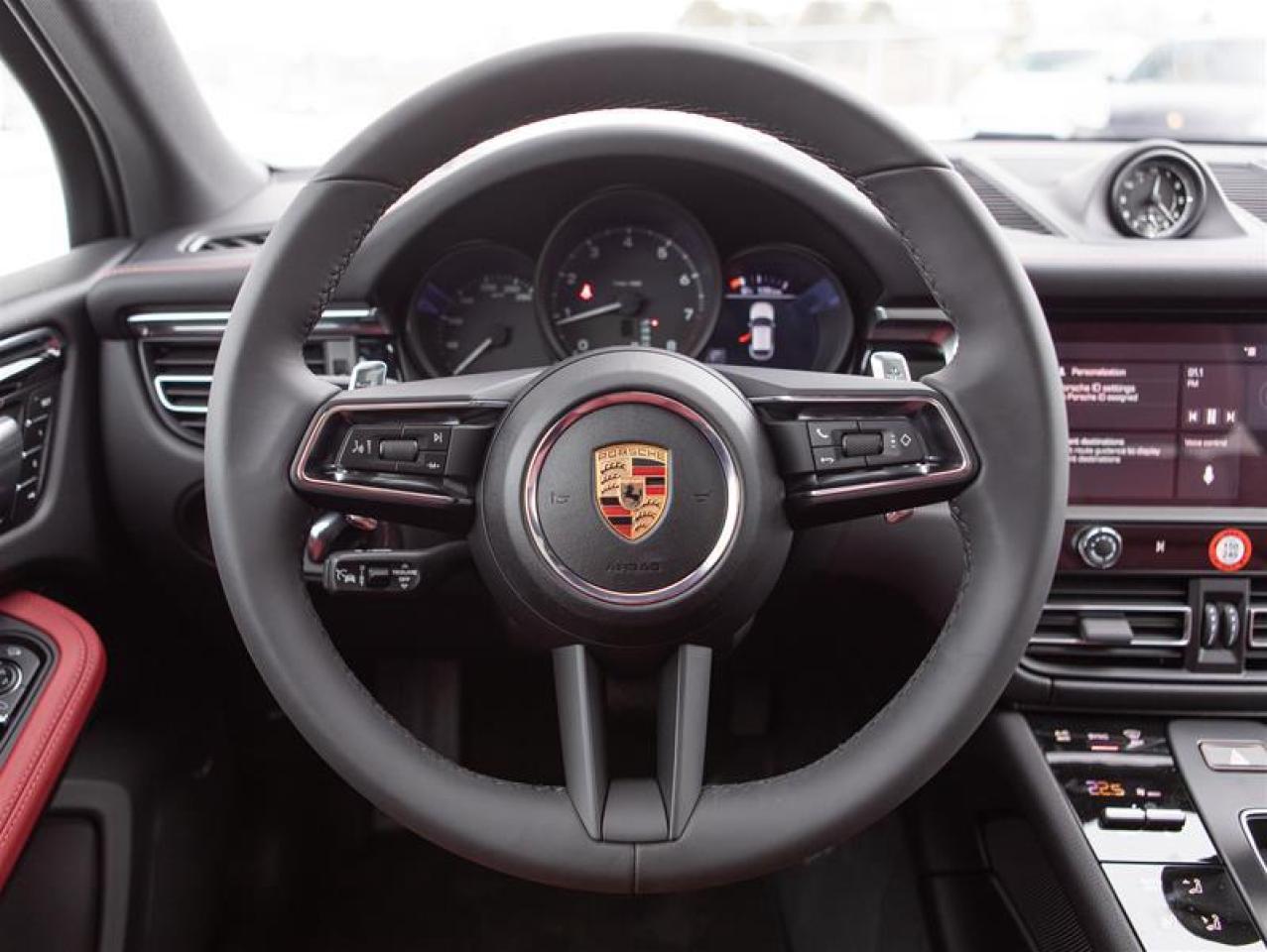 2025 Porsche Macan AWD Photo