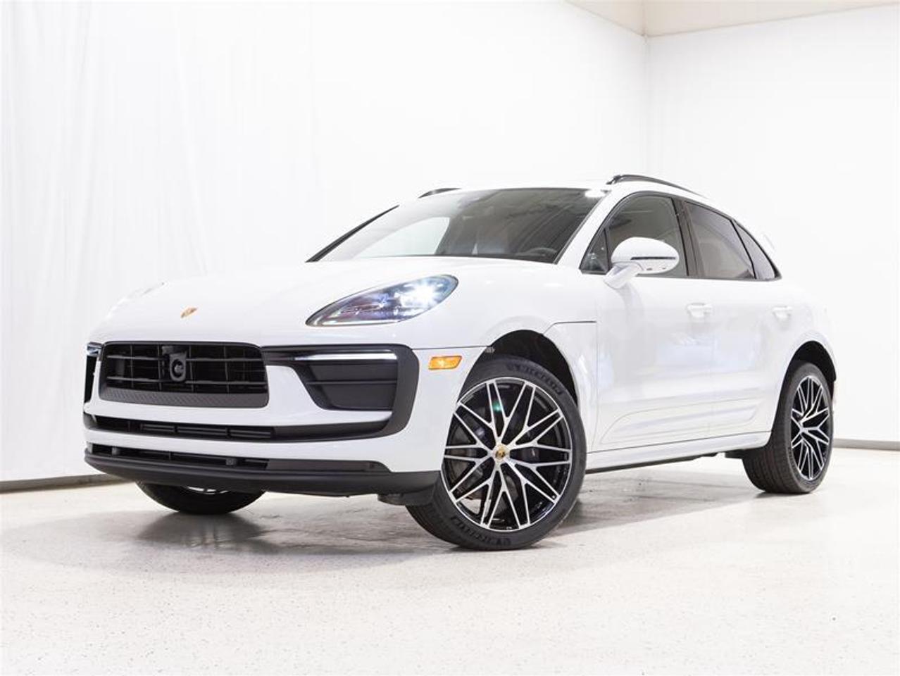 2025 Porsche Macan AWD Photo0