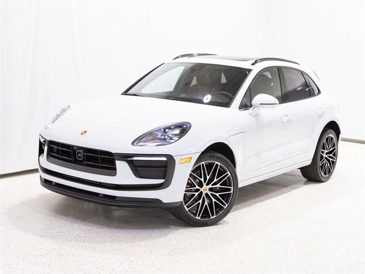 2025 Porsche Macan AWD Photo