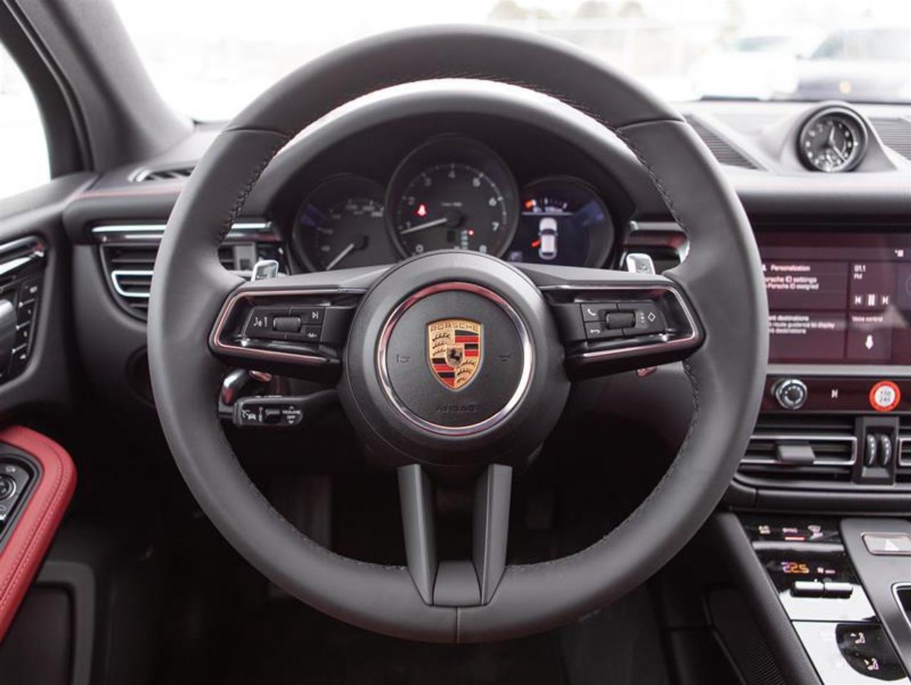 2025 Porsche Macan AWD Photo