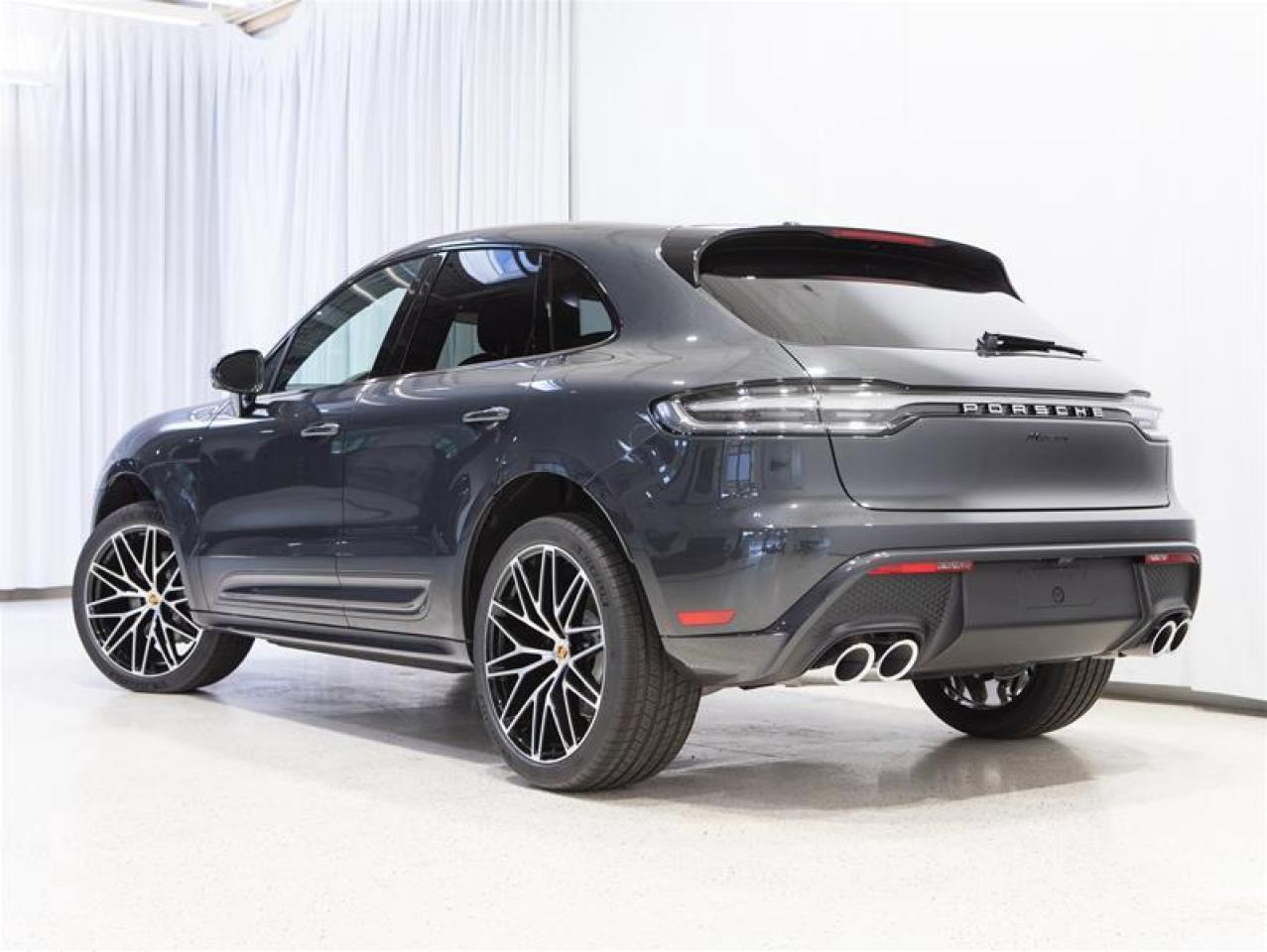 2025 Porsche Macan AWD Photo