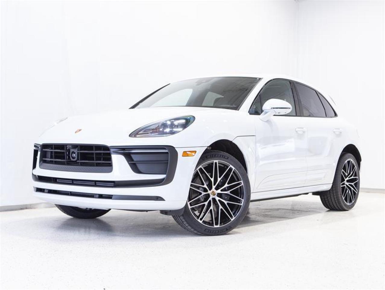 2025 Porsche Macan AWD Photo