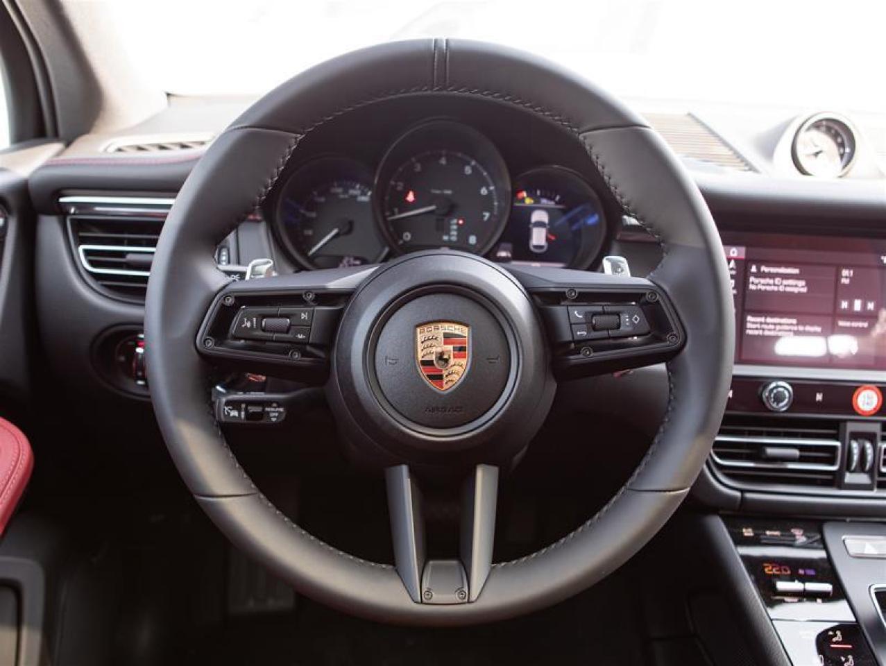 2025 Porsche Macan AWD Photo