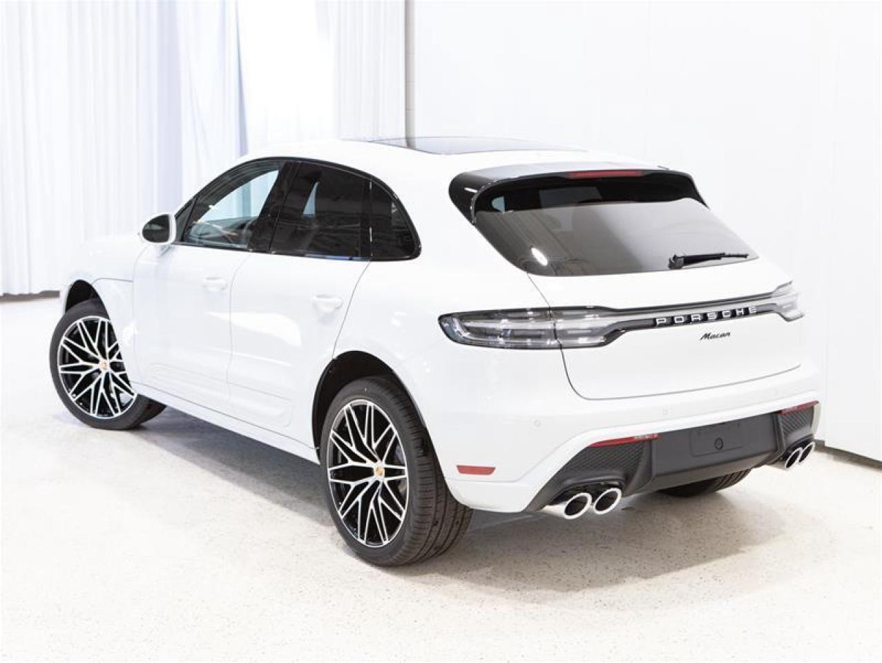 2026 Porsche Macan AWD Photo3