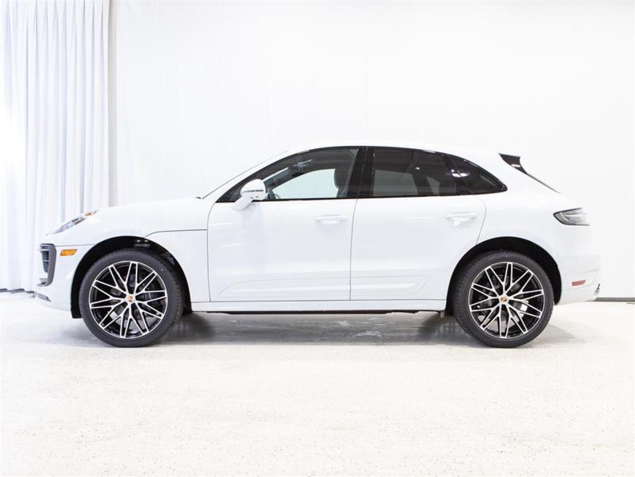 2026 Porsche Macan AWD Photo