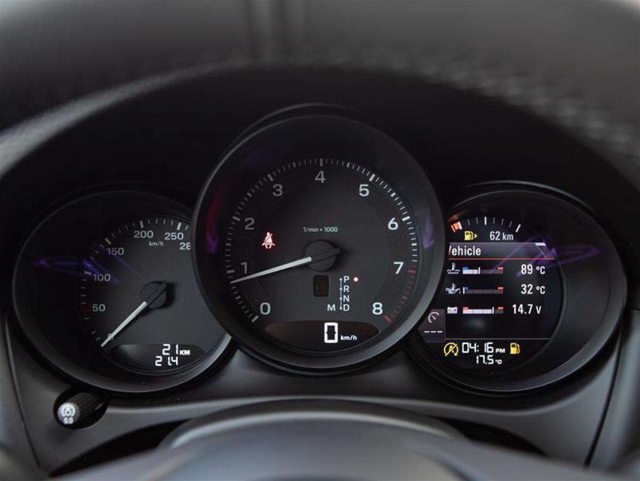 2026 Porsche Macan AWD Photo