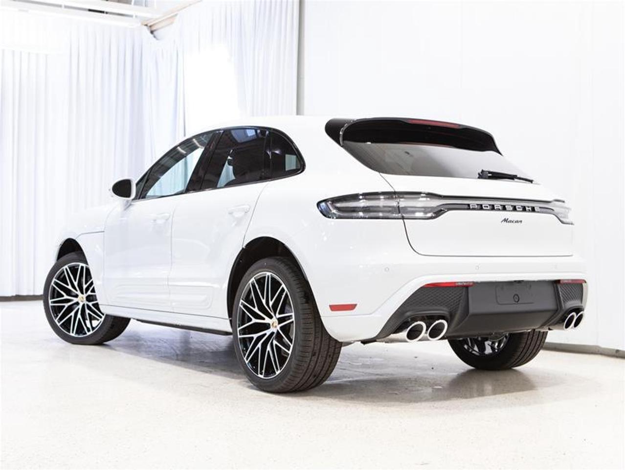 2026 Porsche Macan AWD Photo2