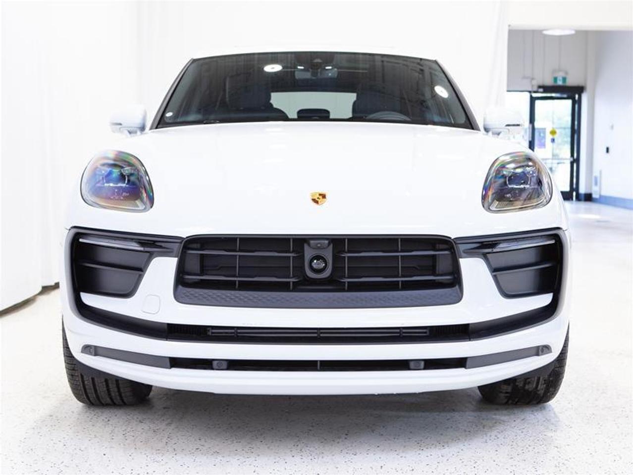 2026 Porsche Macan AWD Photo