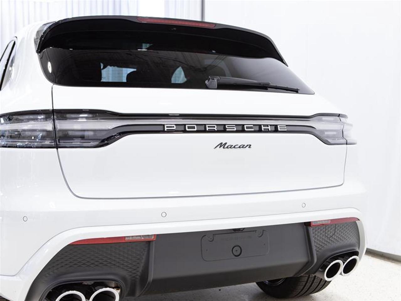 2026 Porsche Macan AWD Photo