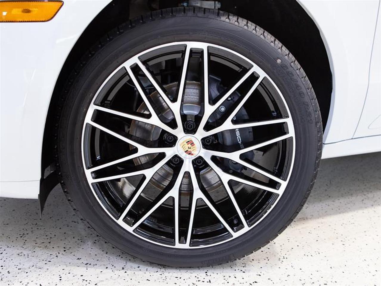 2026 Porsche Macan AWD Photo