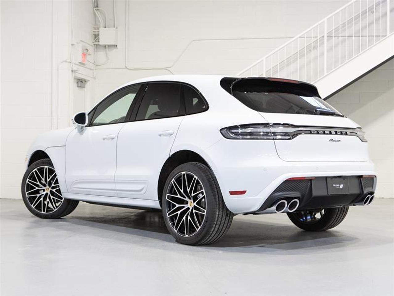 2026 Porsche Macan AWD Photo2