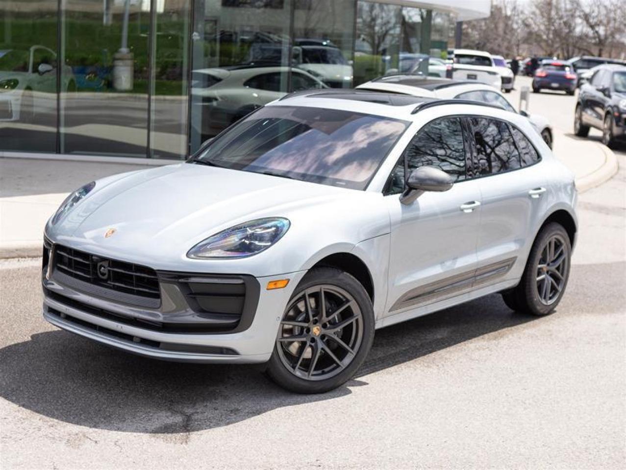 2024 Porsche Macan T AWD Photo