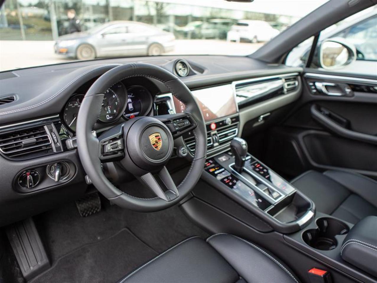 2024 Porsche Macan T AWD Photo