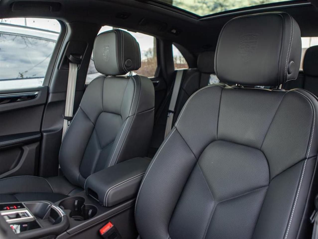 2024 Porsche Macan T AWD Photo