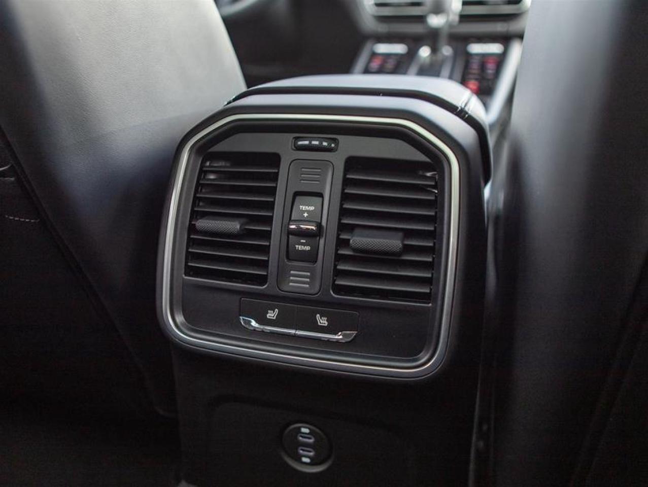 2024 Porsche Macan T AWD Photo