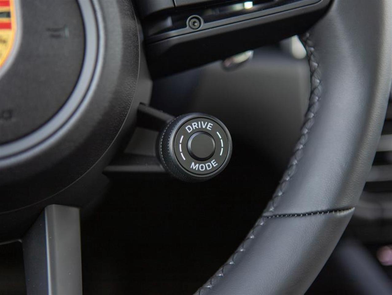 2024 Porsche Macan T AWD Photo