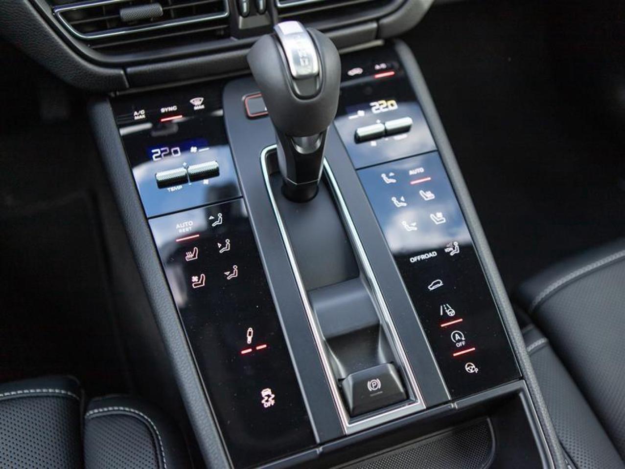 2024 Porsche Macan T AWD Photo