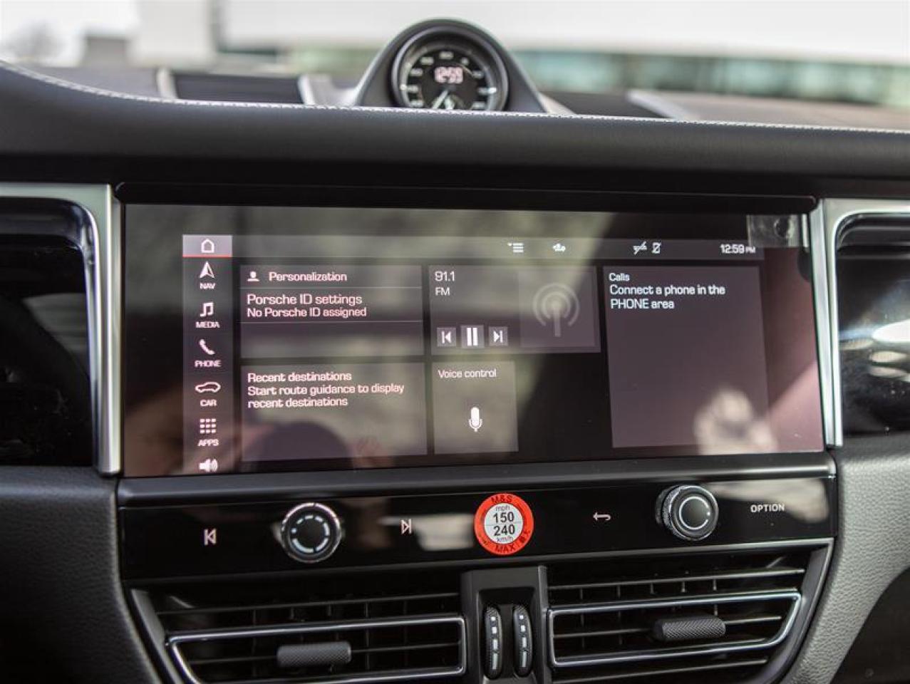 2024 Porsche Macan T AWD Photo