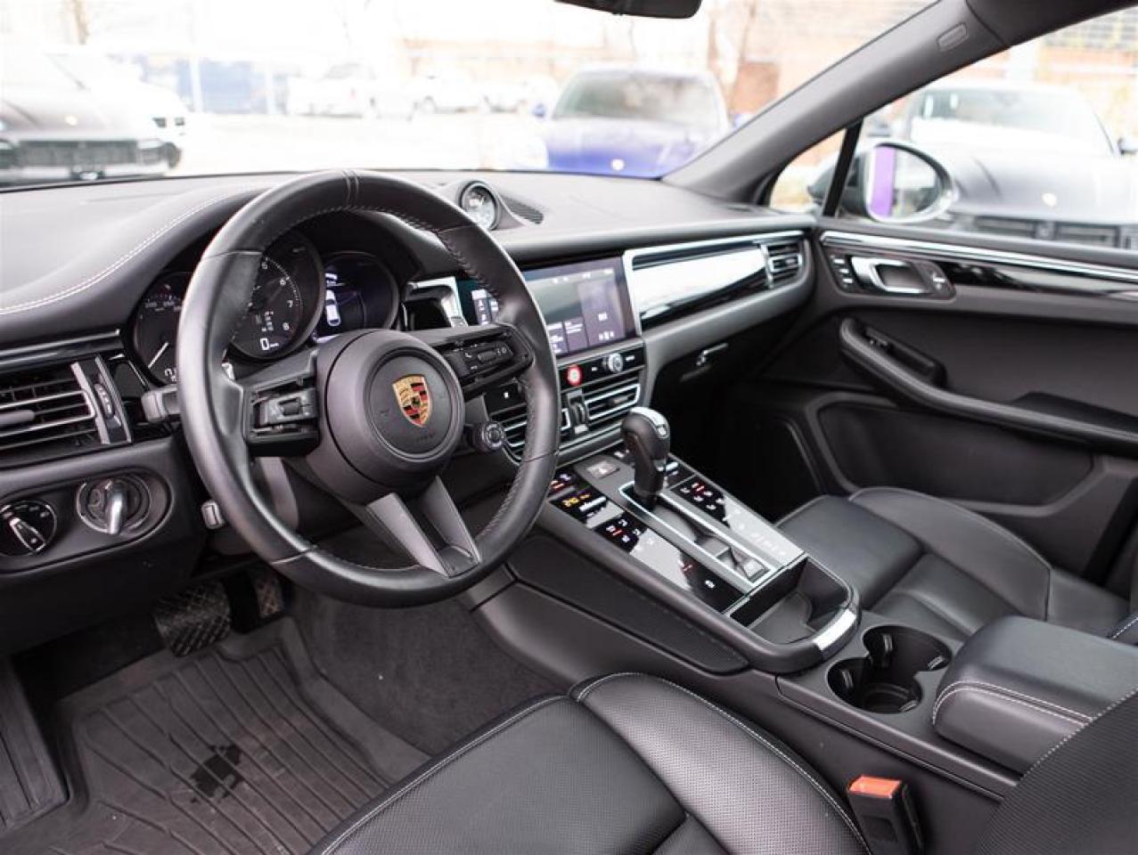 2024 Porsche Macan T AWD Photo