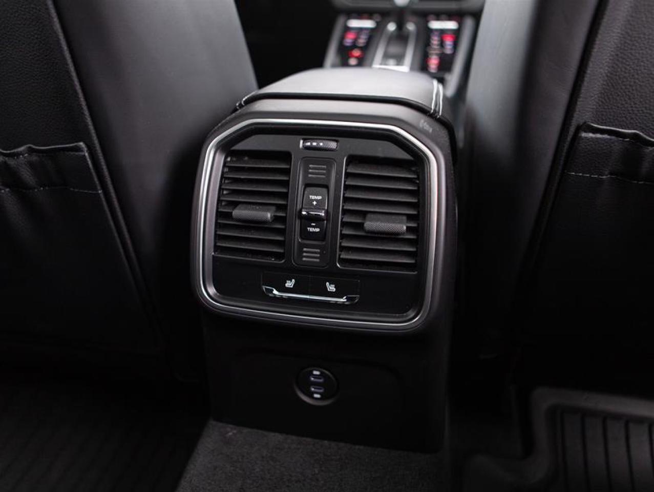 2024 Porsche Macan T AWD Photo