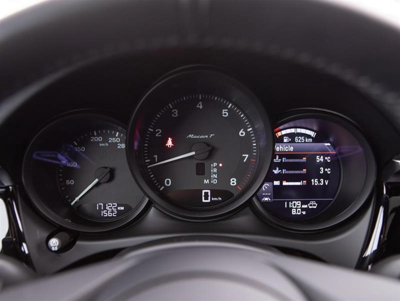 2024 Porsche Macan T AWD Photo