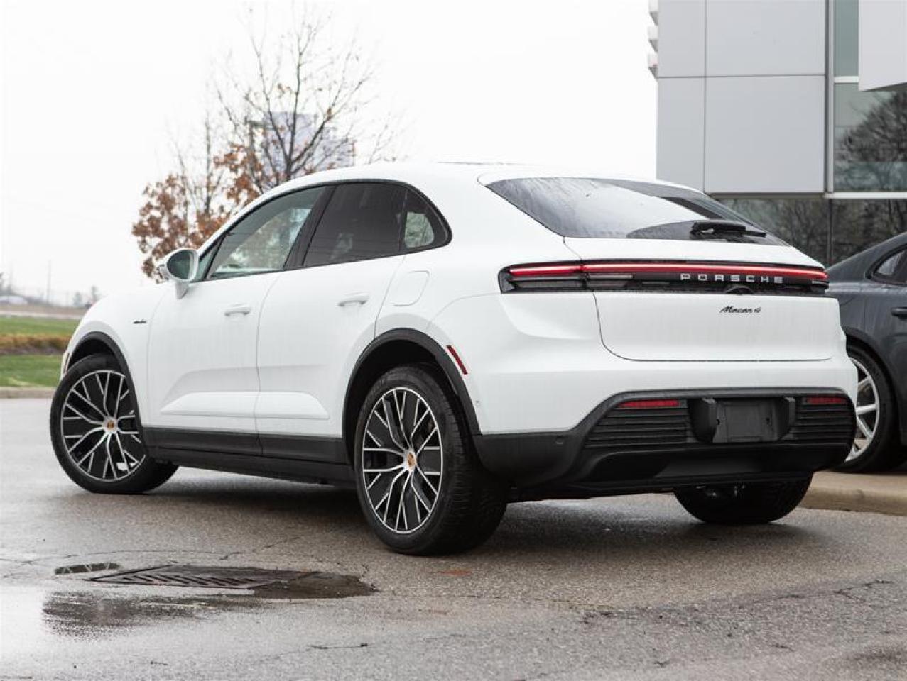 2024 Porsche Macan Electric 4 AWD Photo