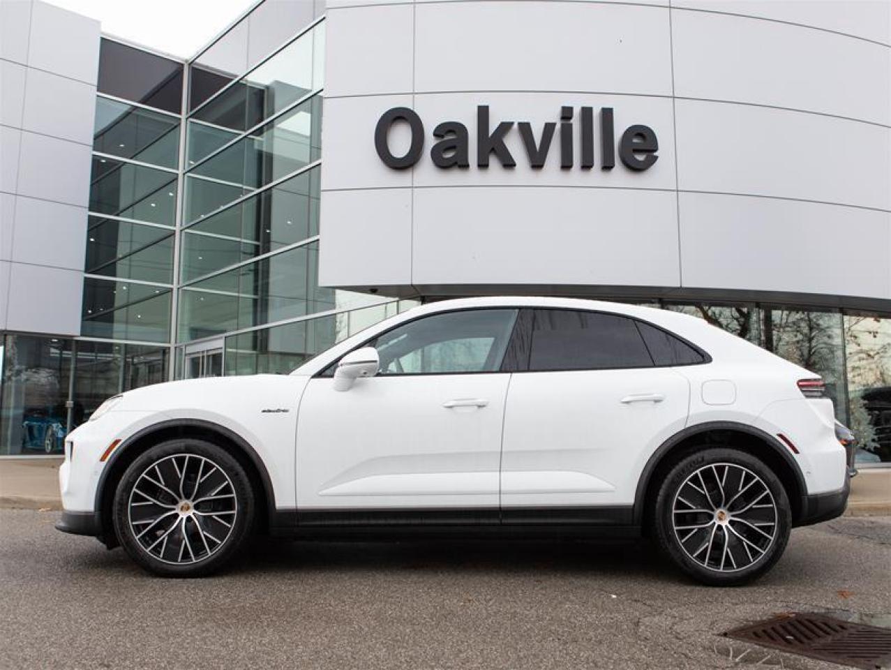 2024 Porsche Macan Electric 4 AWD Photo