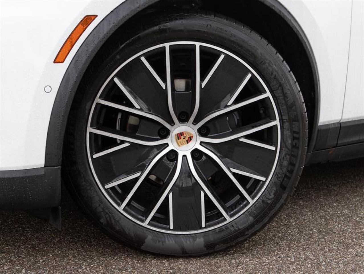 2024 Porsche Macan Electric 4 AWD Photo