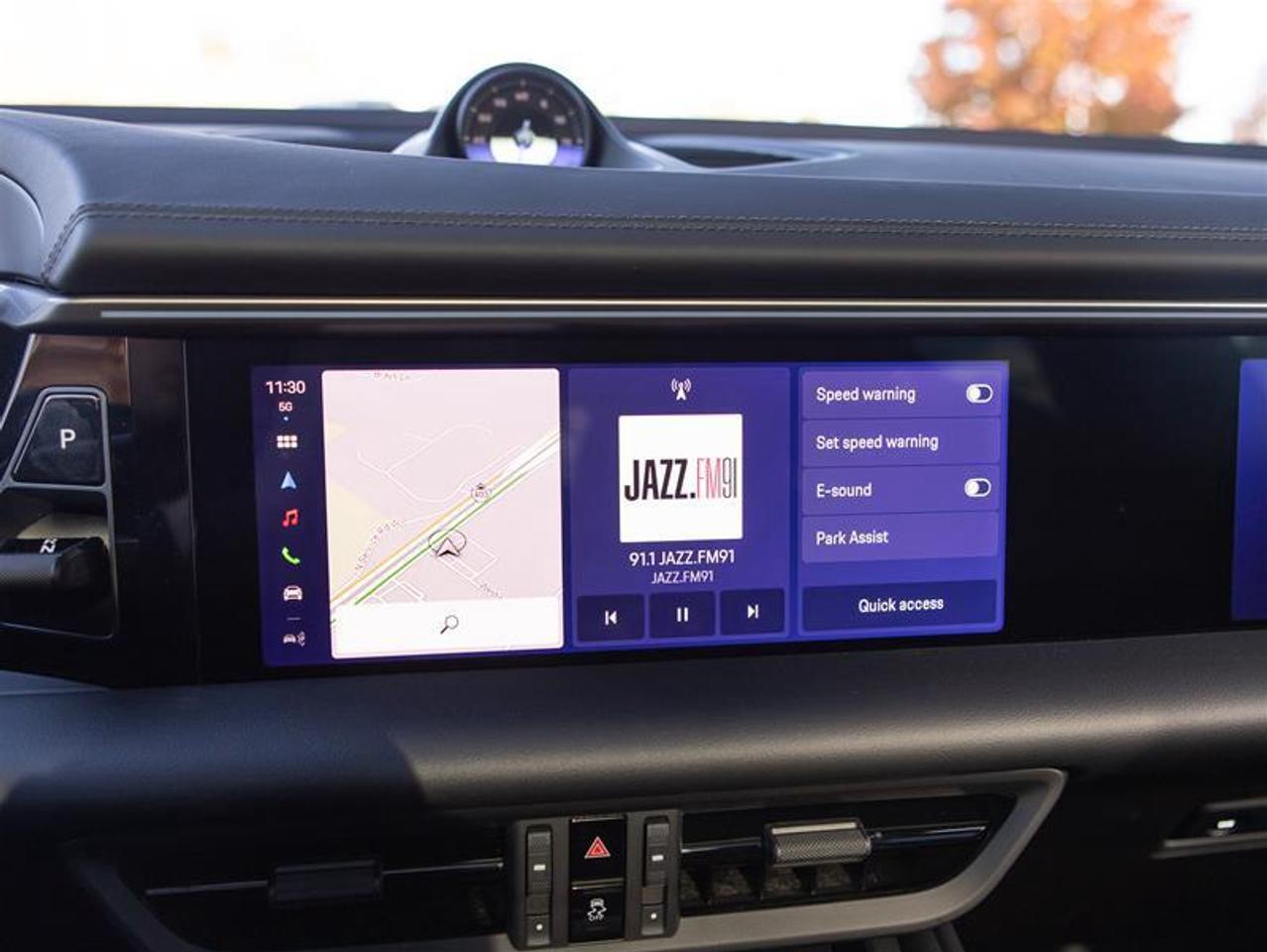 2024 Porsche Macan Electric 4 AWD Photo