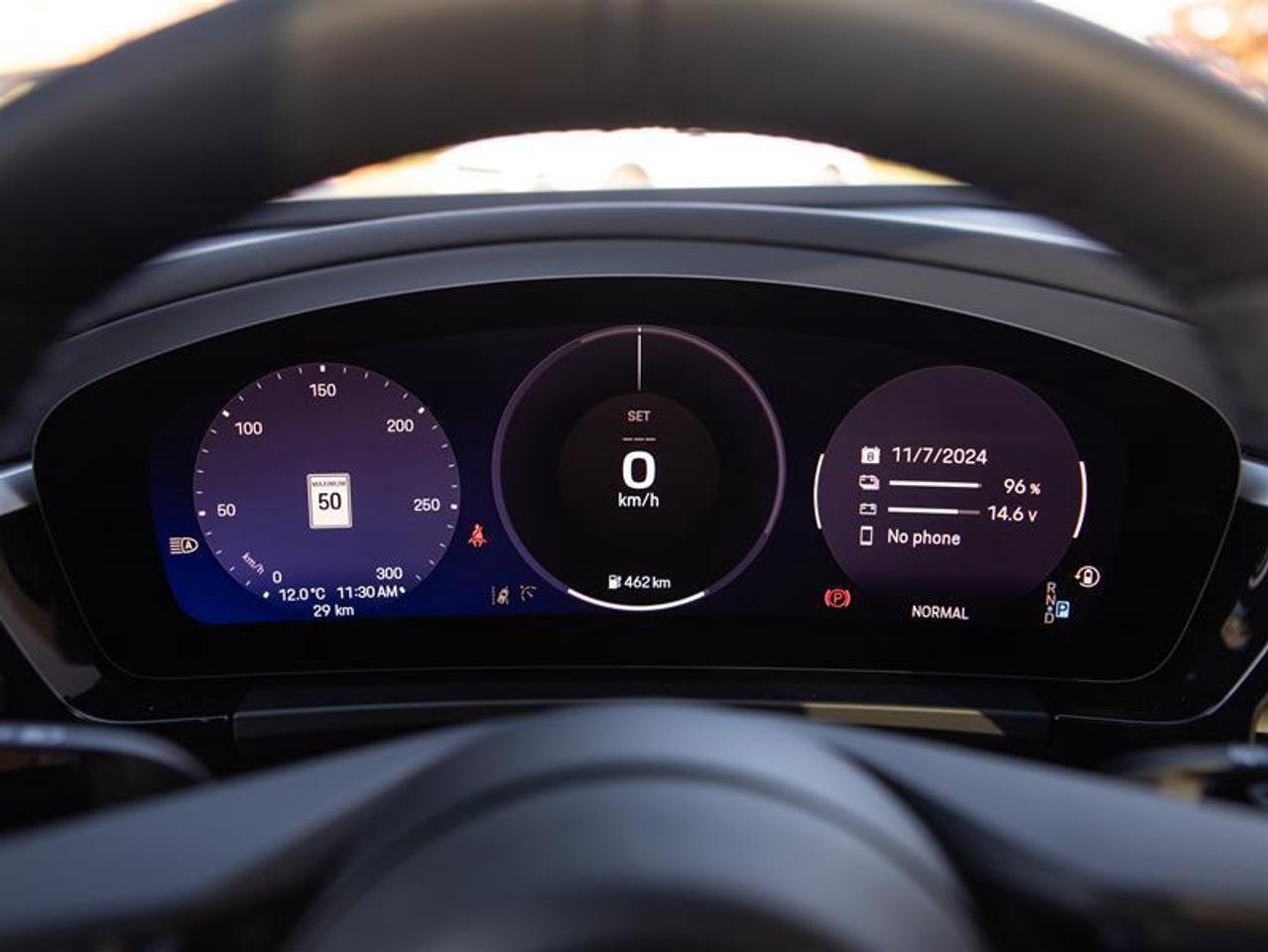 2024 Porsche Macan Electric 4 AWD Photo