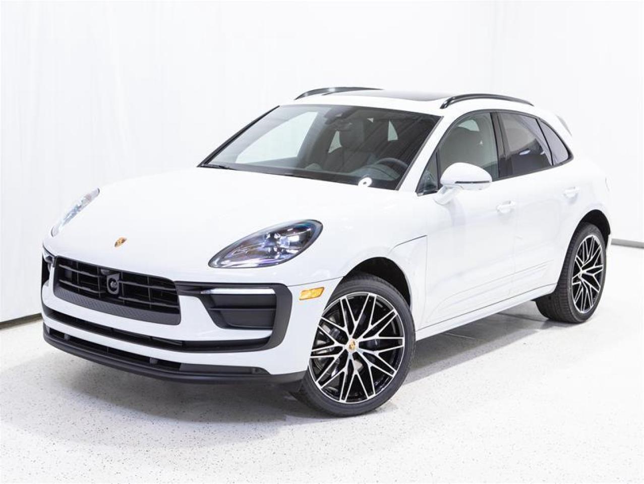 2025 Porsche Macan AWD Photo