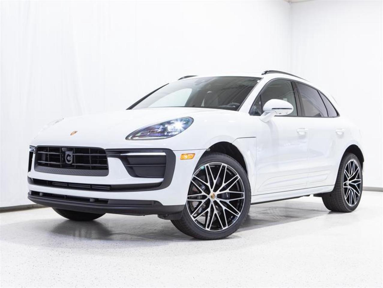 2025 Porsche Macan AWD Photo0