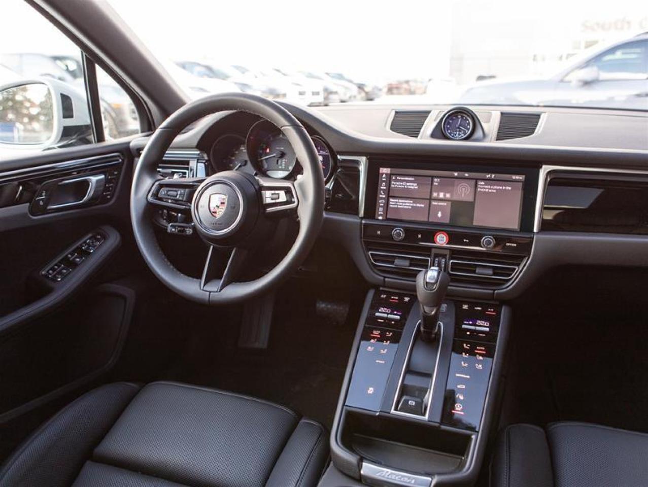 2025 Porsche Macan AWD Photo