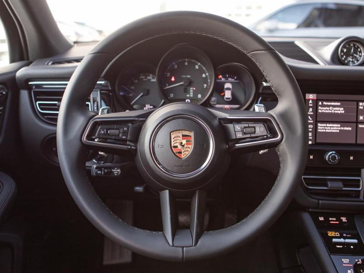 2025 Porsche Macan AWD Photo