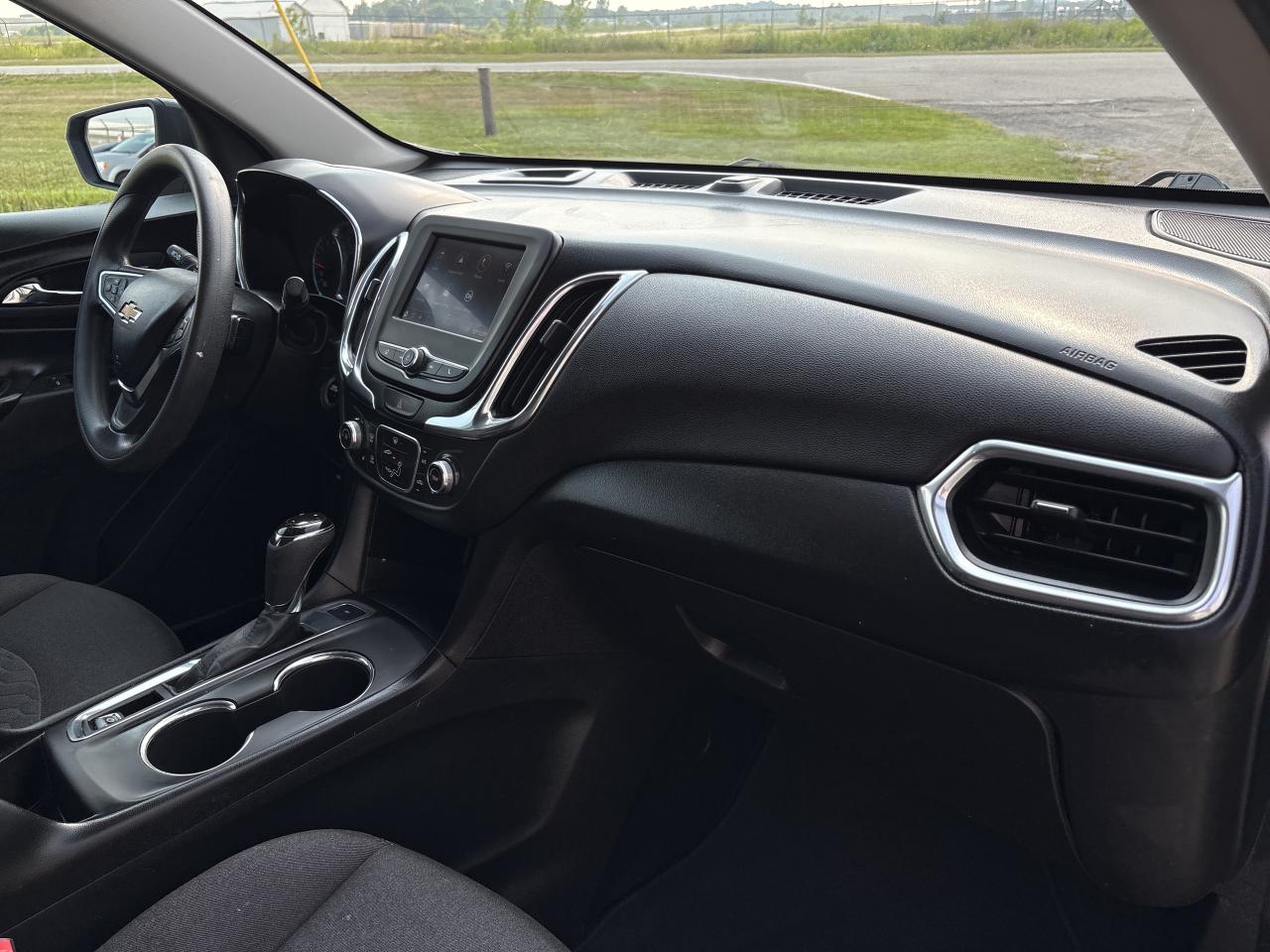 2020 Chevrolet Equinox LT, AWD, Apple Carplay. Photo