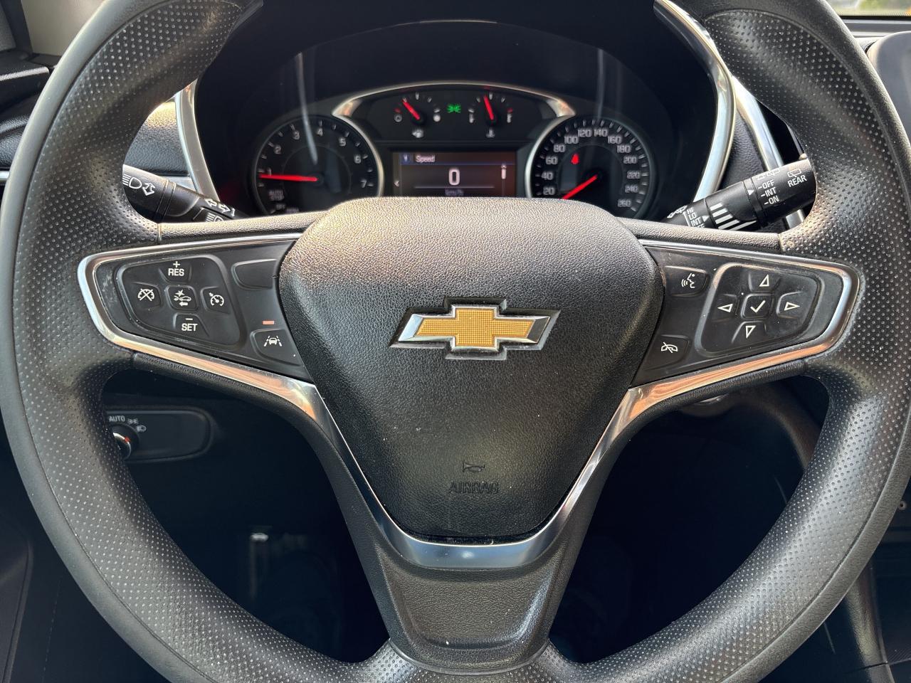 2020 Chevrolet Equinox LT, AWD, Apple Carplay. Photo