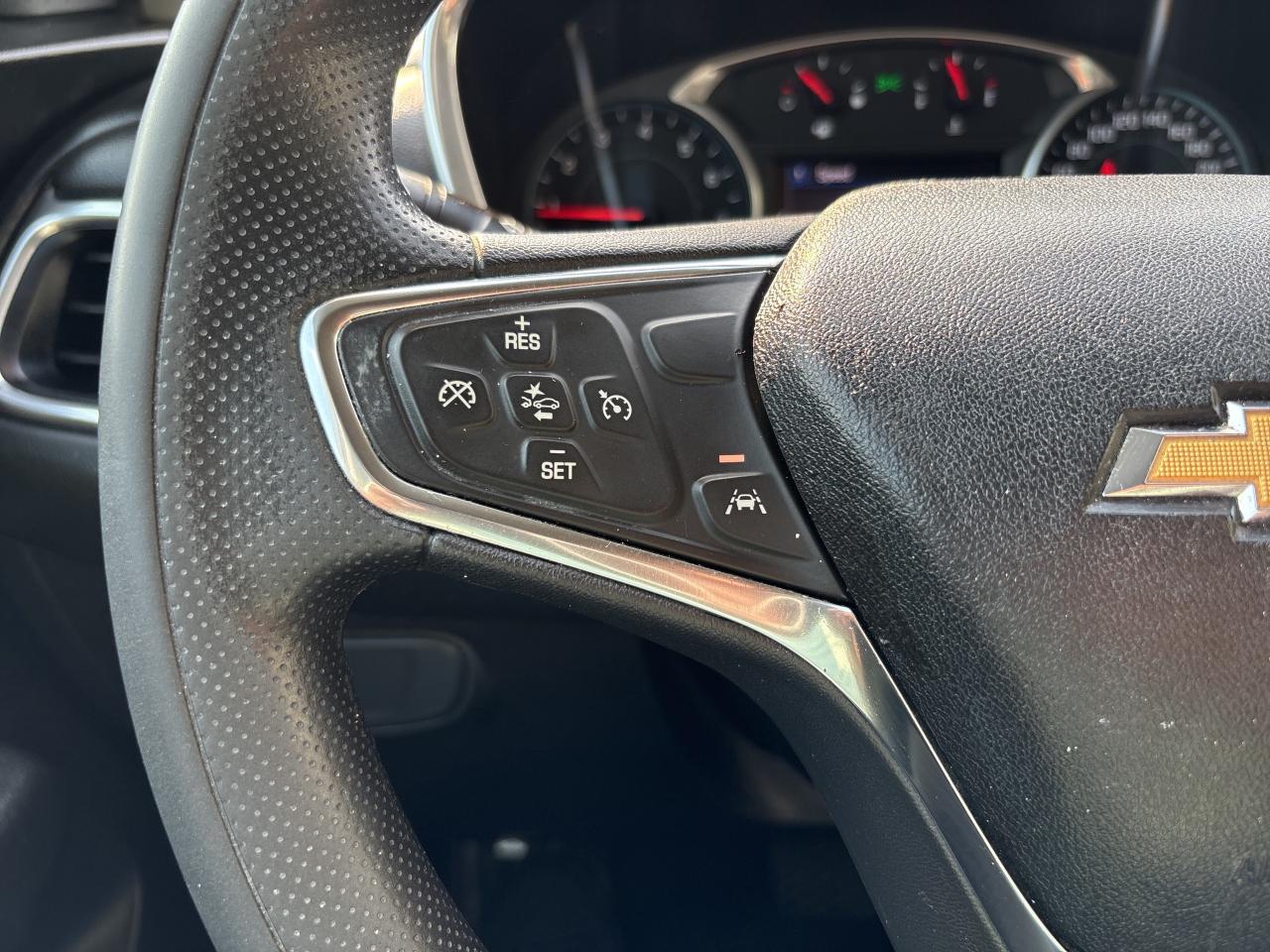 2020 Chevrolet Equinox LT, AWD, Apple Carplay. Photo