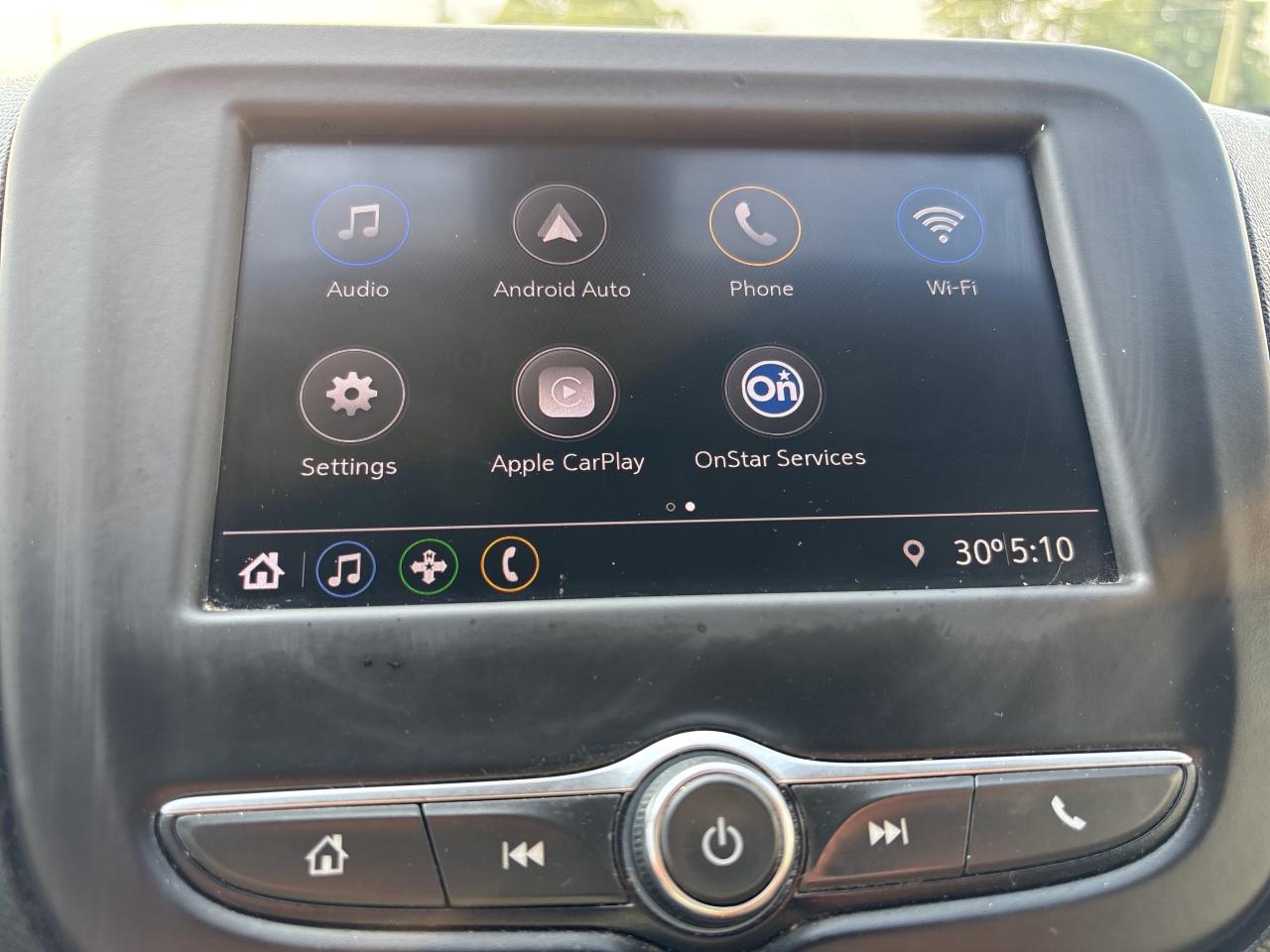 2020 Chevrolet Equinox LT, AWD, Apple Carplay. Photo