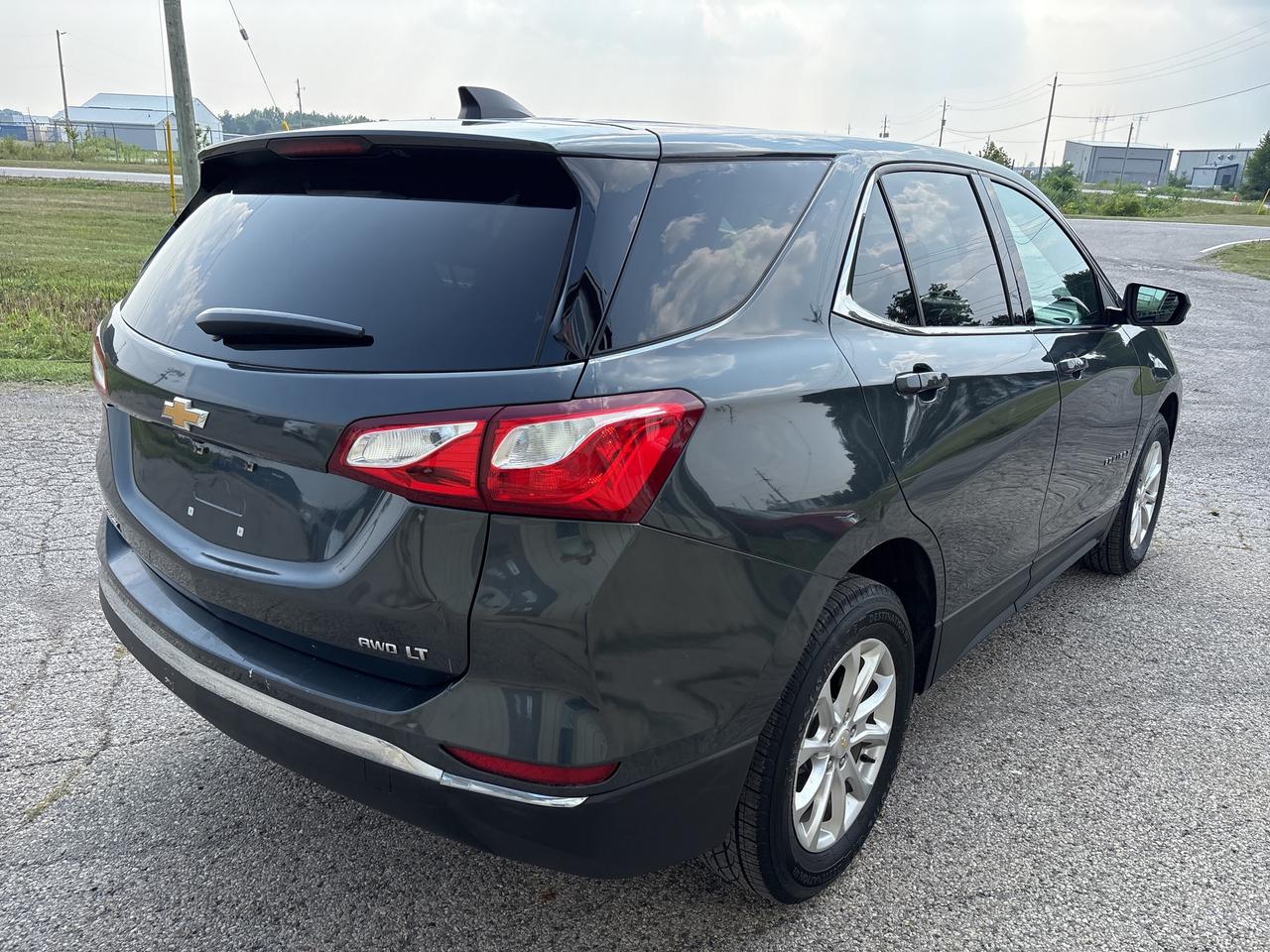 2020 Chevrolet Equinox LT, AWD, Apple Carplay. Photo