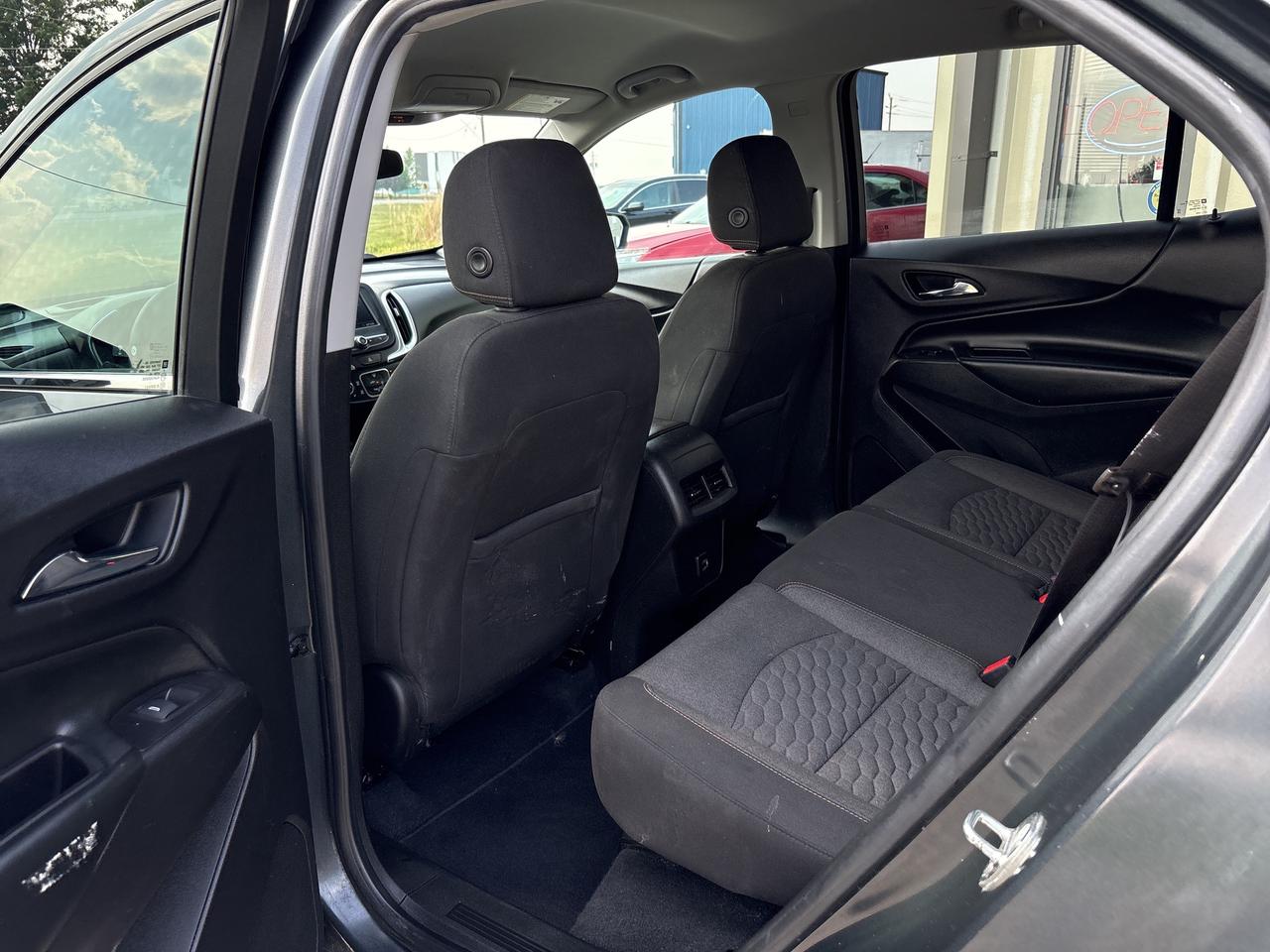 2020 Chevrolet Equinox LT, AWD, Apple Carplay. Photo