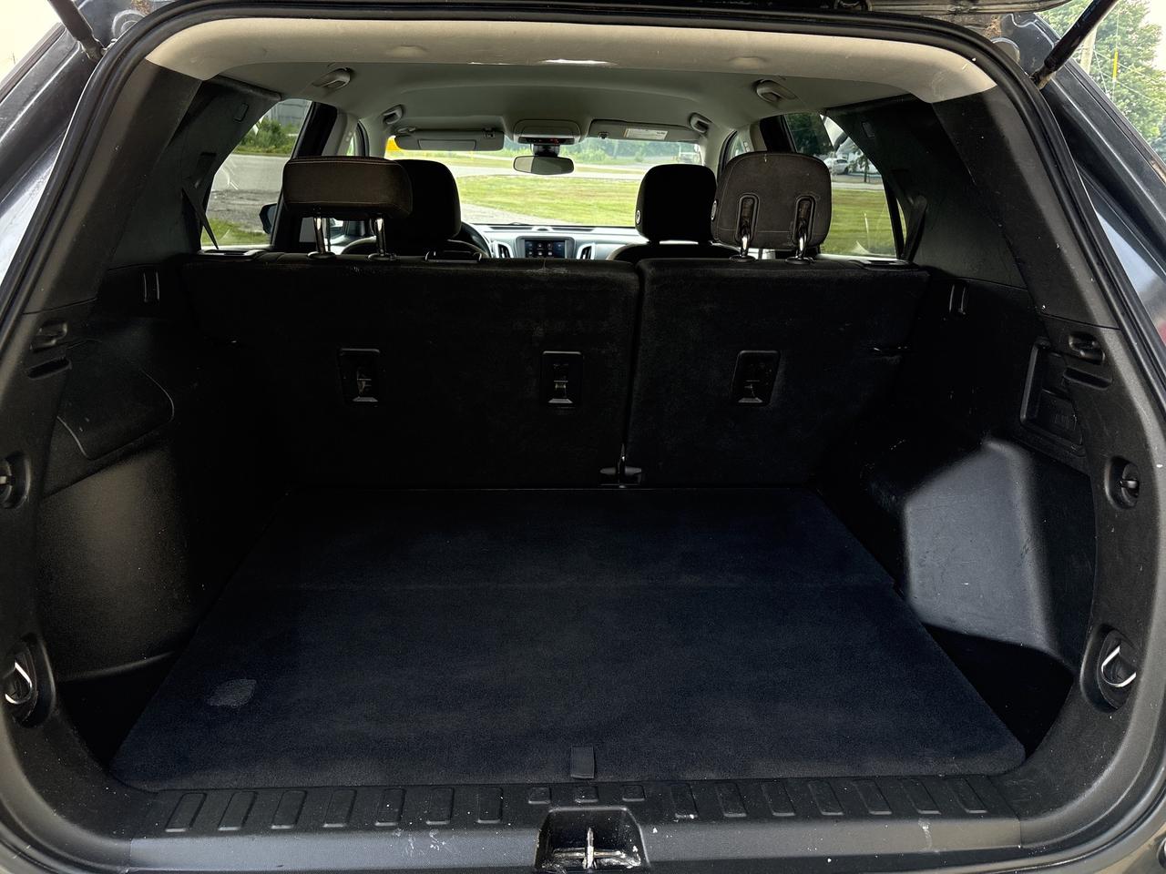 2020 Chevrolet Equinox LT, AWD, Apple Carplay. Photo