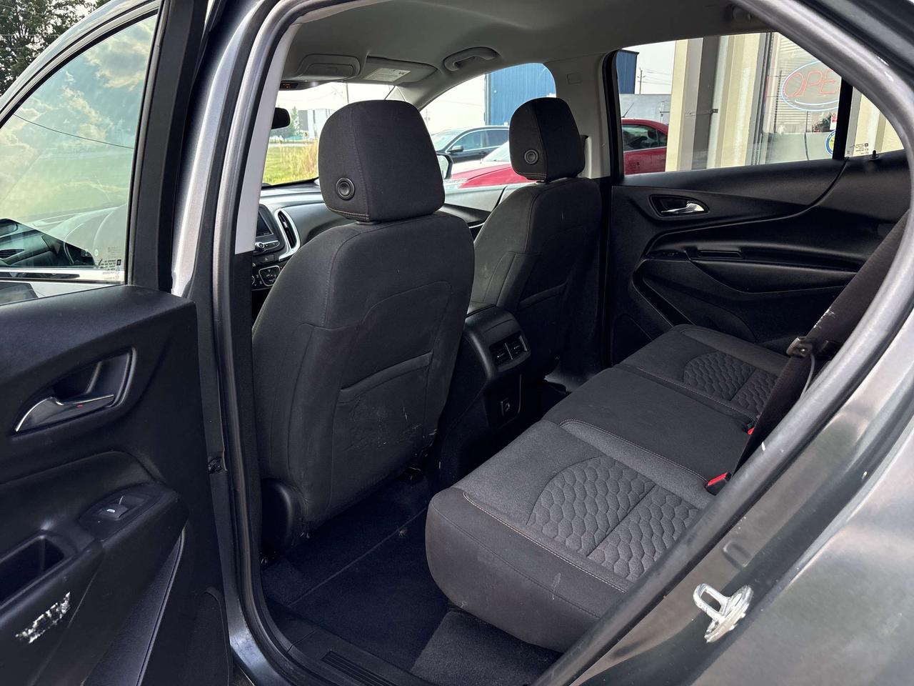 2020 Chevrolet Equinox LT, AWD, Apple Carplay. Photo