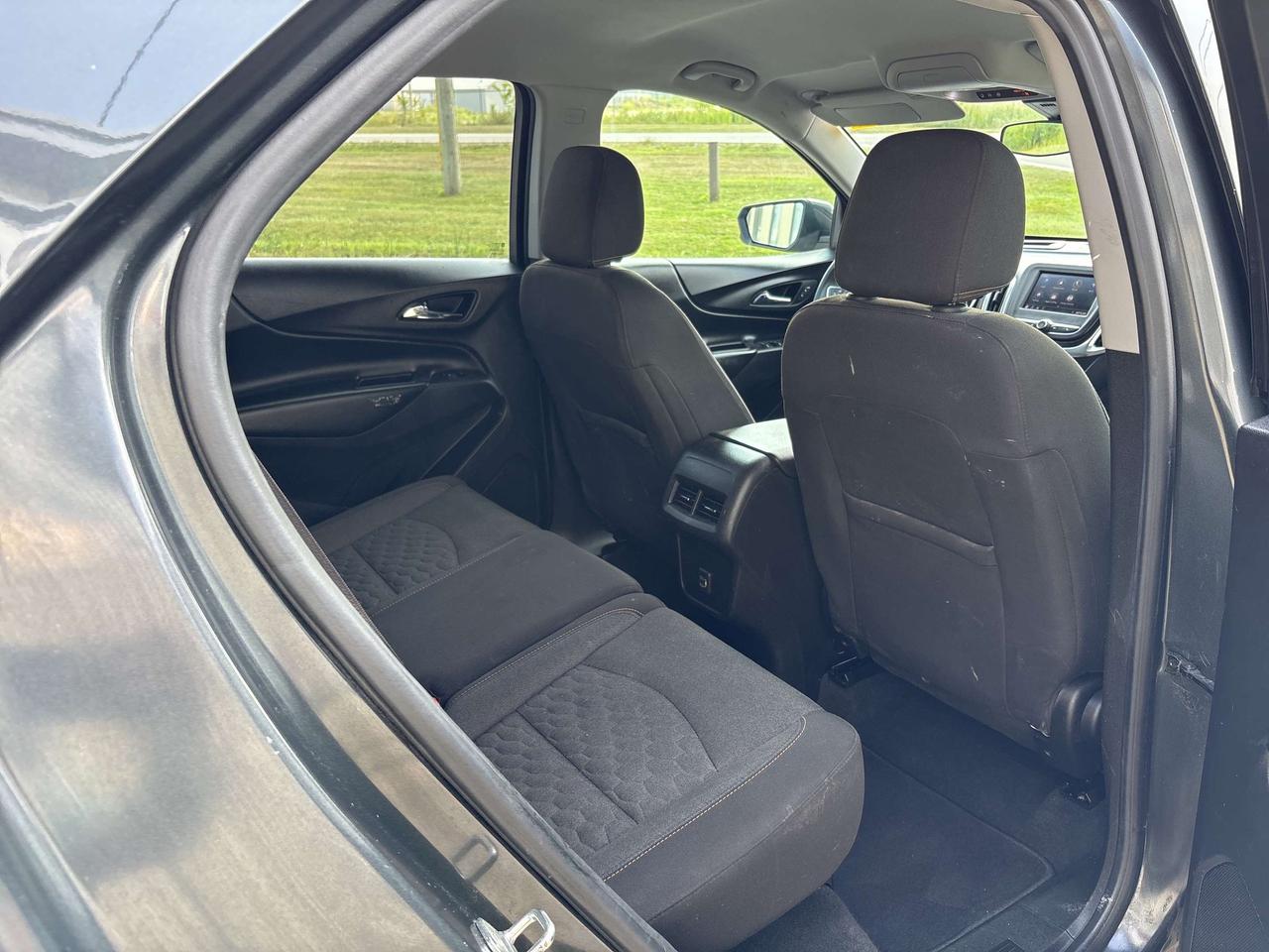 2020 Chevrolet Equinox LT, AWD, Apple Carplay. Photo